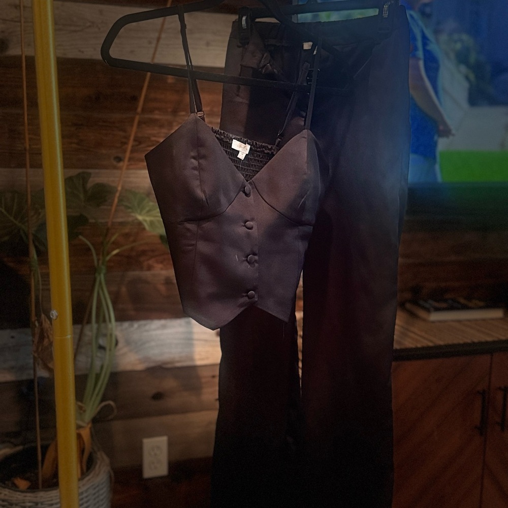 Sexy 2pc satin date might tank and slacks